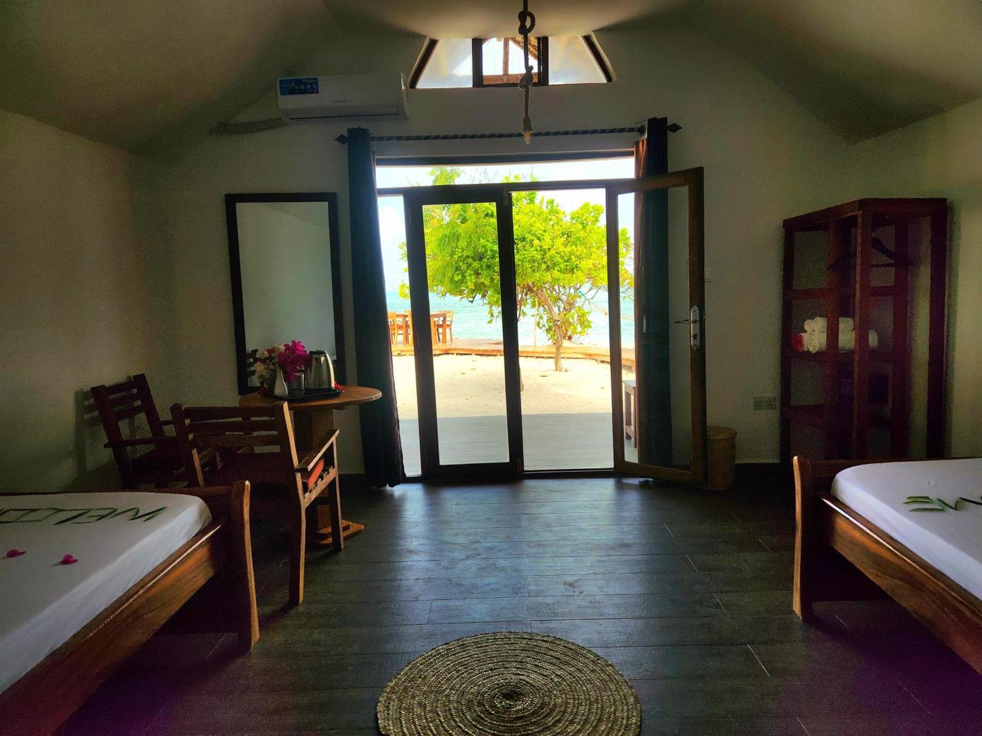 Almas Beach Boutique Hotel Makunduchi Buitenkant foto