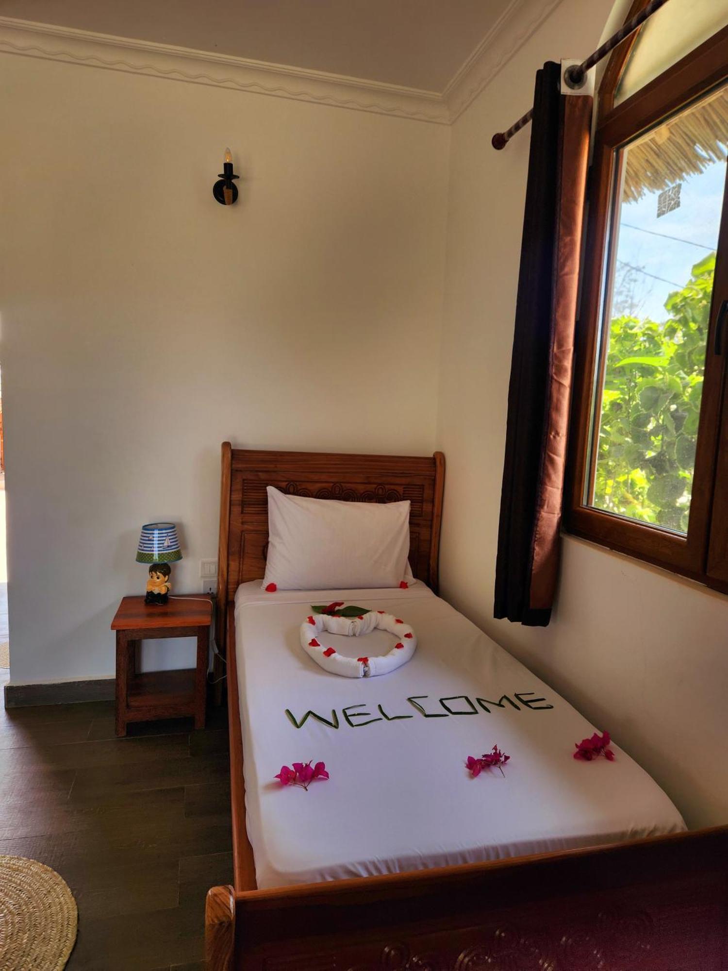 Almas Beach Boutique Hotel Makunduchi Buitenkant foto