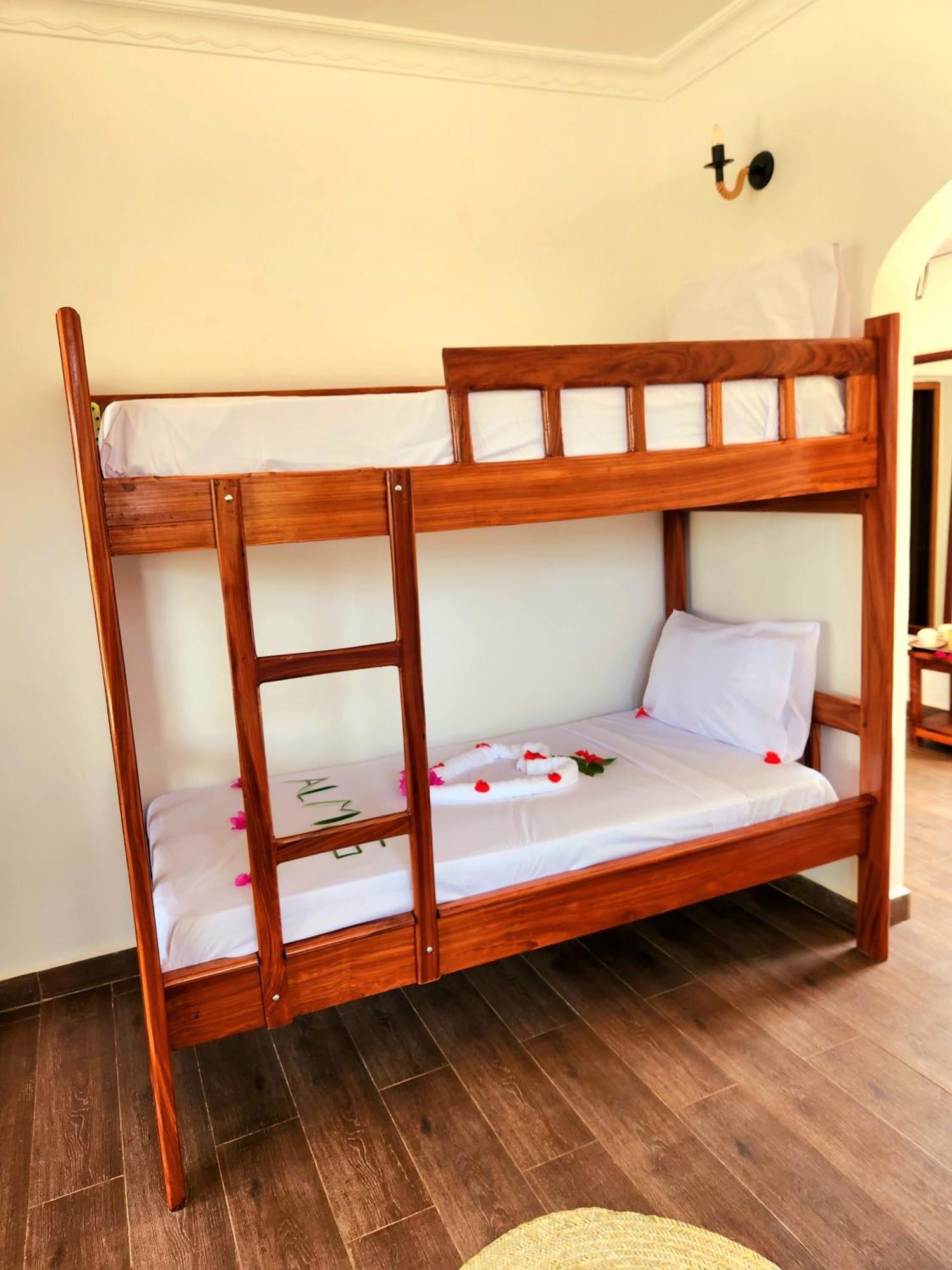 Almas Beach Boutique Hotel Makunduchi Buitenkant foto