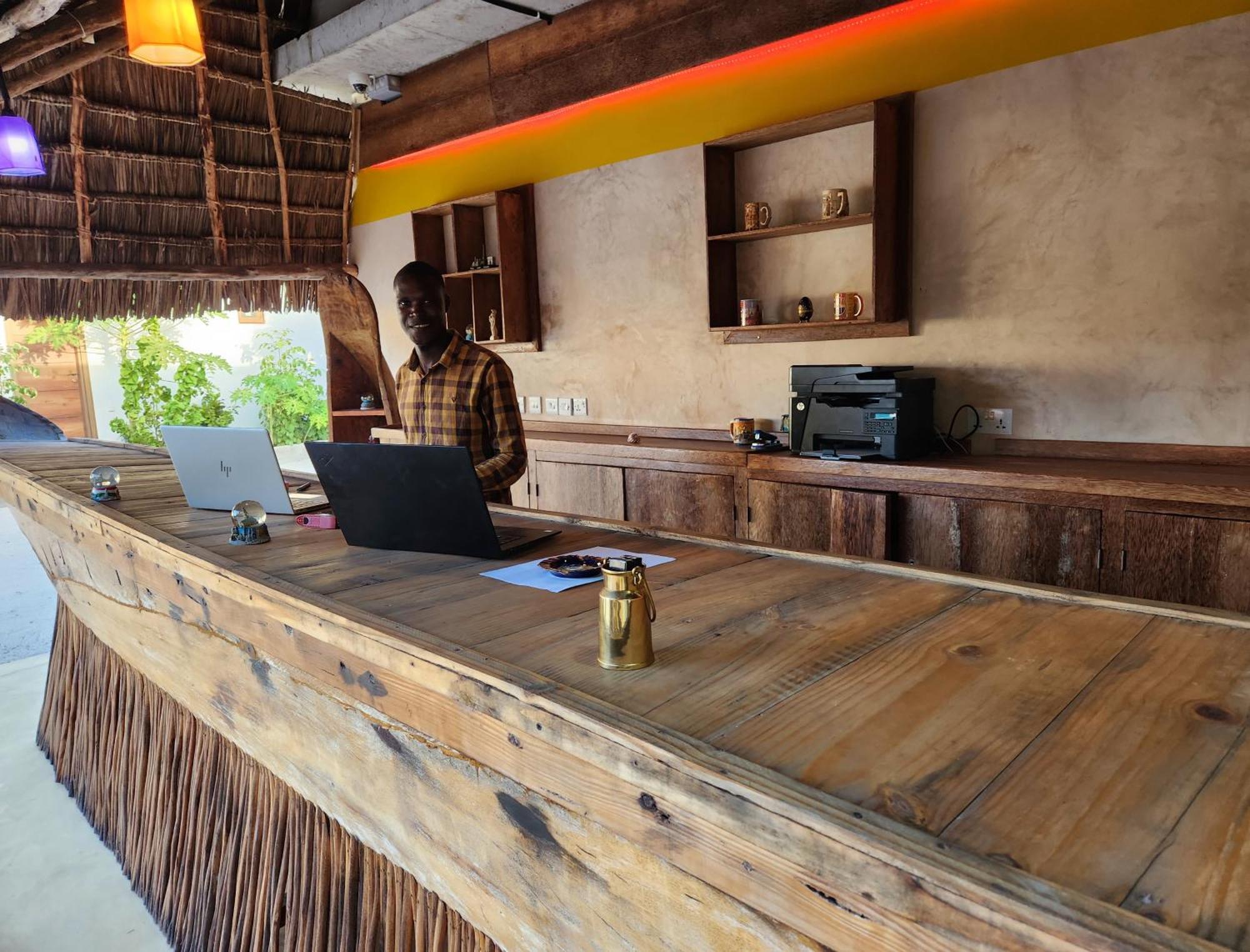 Almas Beach Boutique Hotel Makunduchi Buitenkant foto